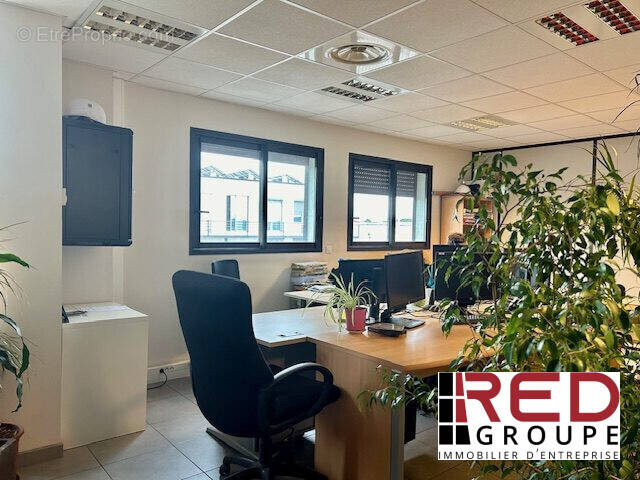 Commerce à EGUILLES