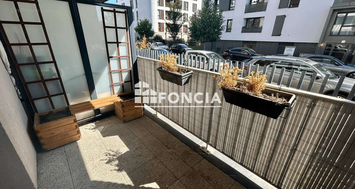 Appartement à FRESNES