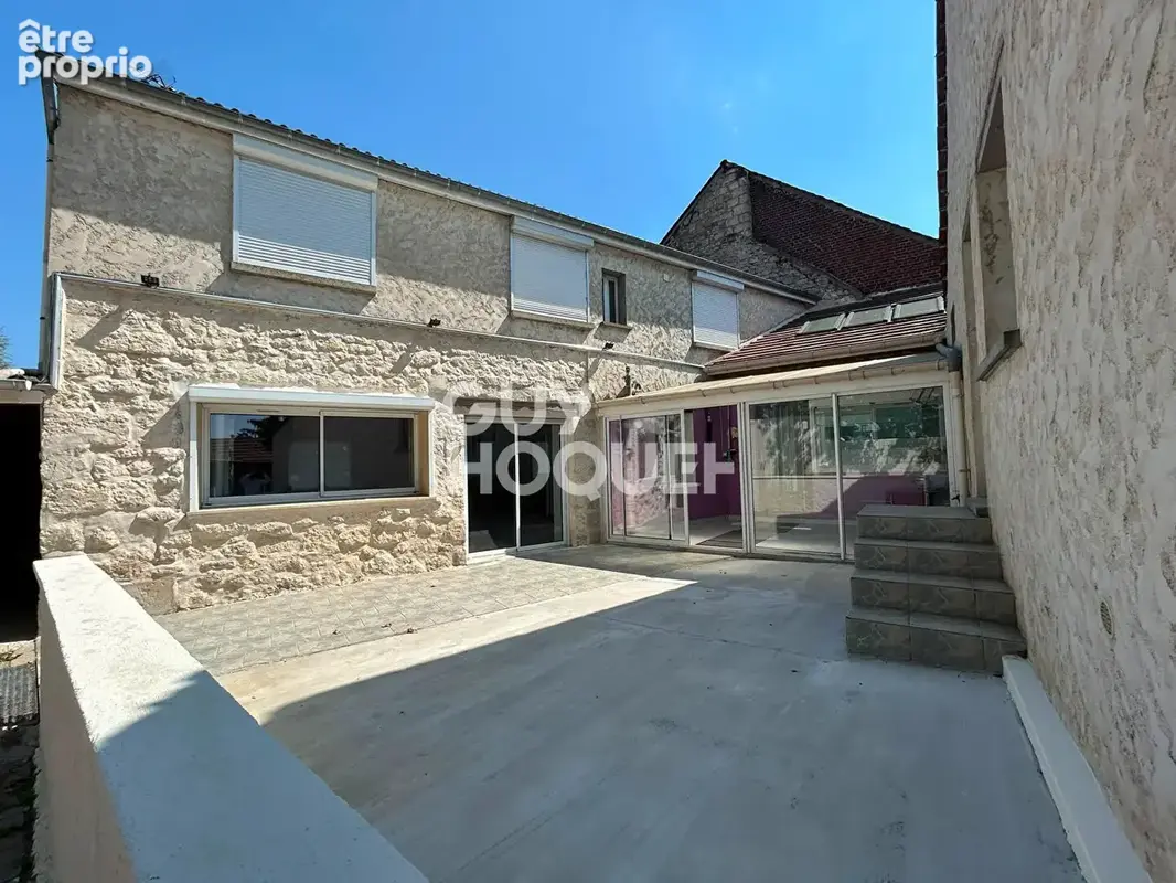 Maison à LES AGEUX
