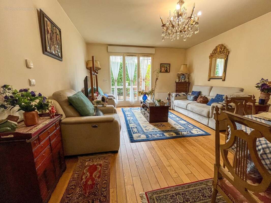 Appartement à LE RAINCY