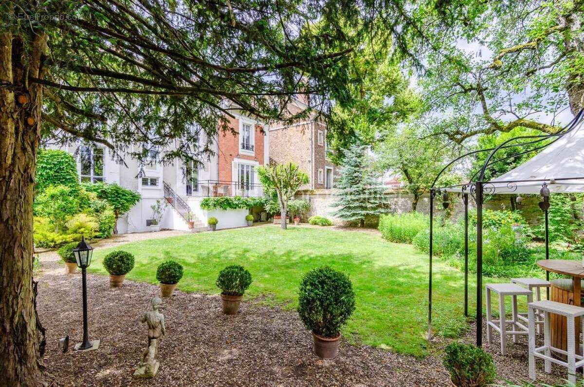 Maison à CORBEIL-ESSONNES