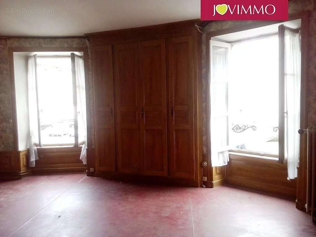 Appartement à ROCHEFORT-MONTAGNE