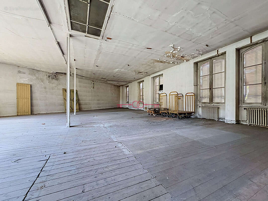 Plateau à  aménager - 45.91m² - Secteur Saint Nicaise - Reims - photo 2
