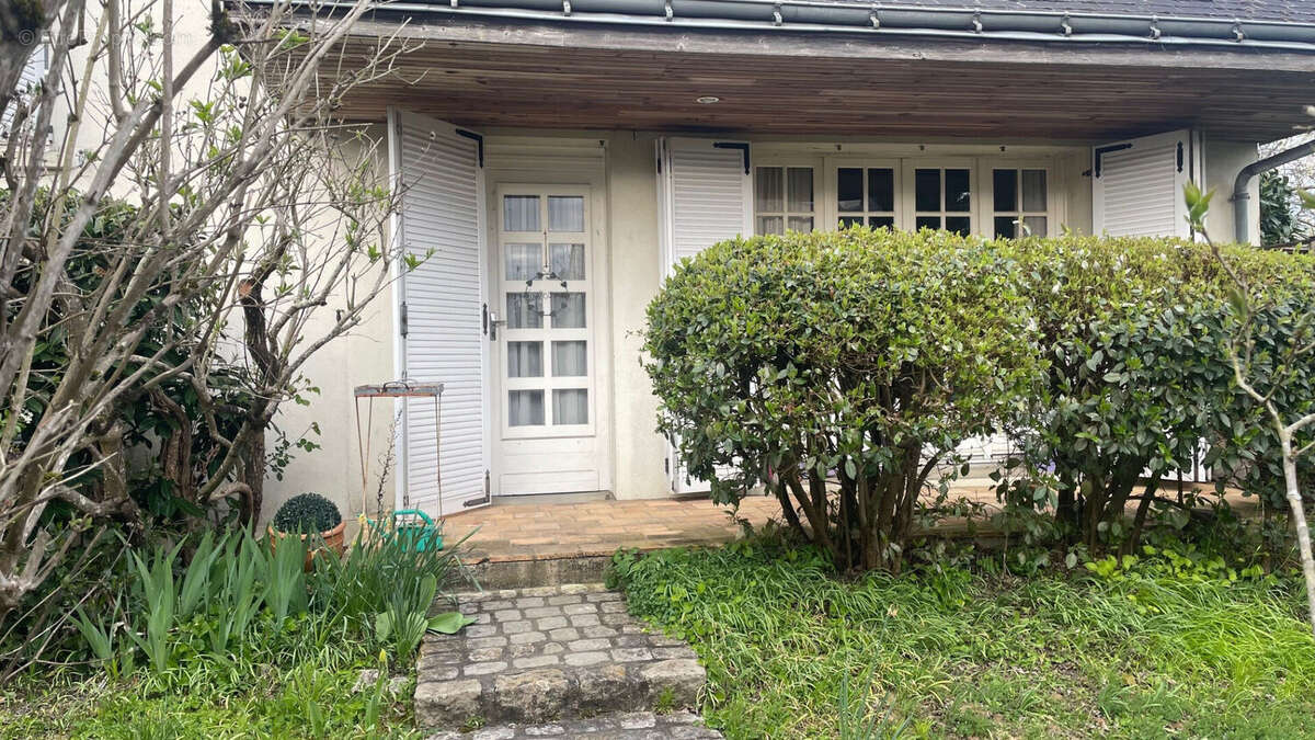 Maison à SAINT-CYR-SUR-LOIRE