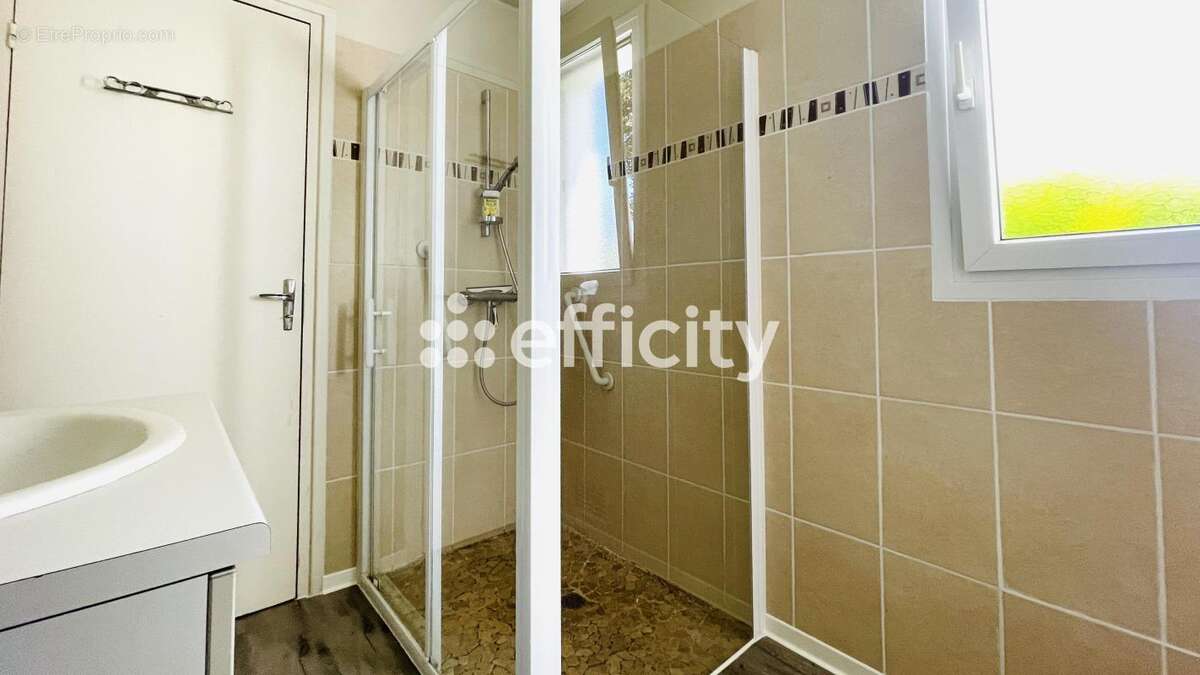 Maison à LA BREE-LES-BAINS