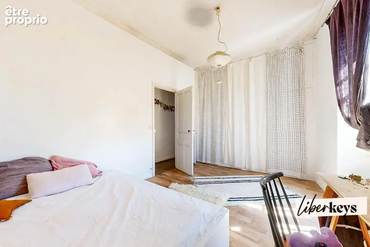 Appartement de caractère- 5 pièces- Nîmes Monjardin - photo 7