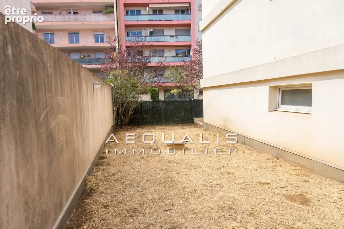 Appartement 1 pièce 24 m² à vendre à Saint-Laurent-Du-Var (06700) - photo 8