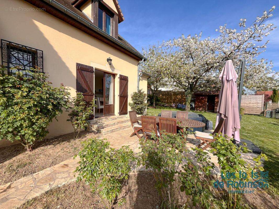 Maison à VERRIERES-LE-BUISSON