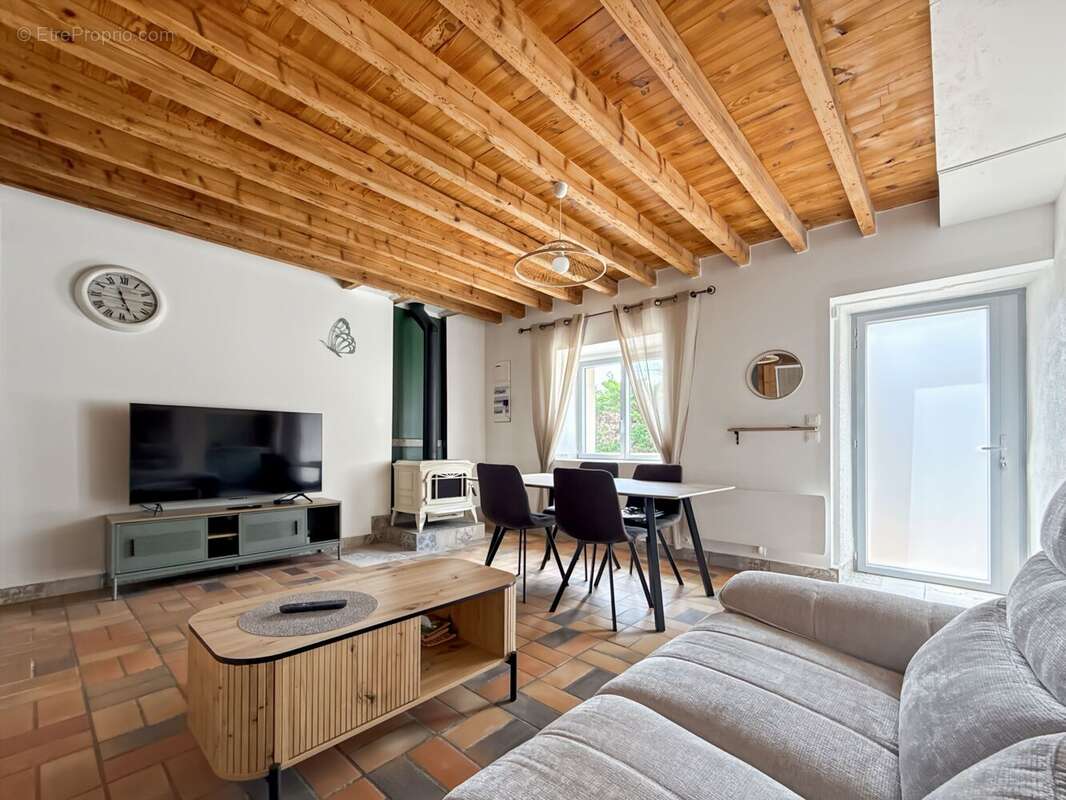 Maison 100 m² à Marcilly-Le-Chatel  - photo 2