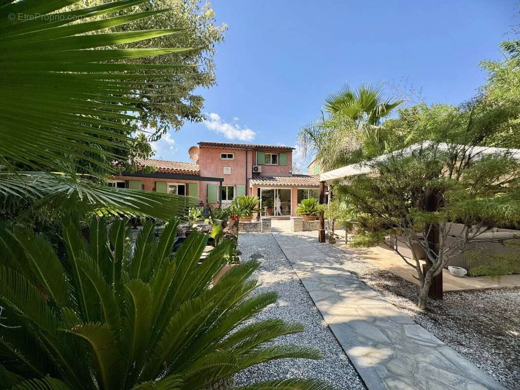 Maison à AURIBEAU-SUR-SIAGNE