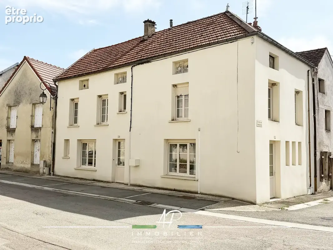 Maison à TIL-CHATEL