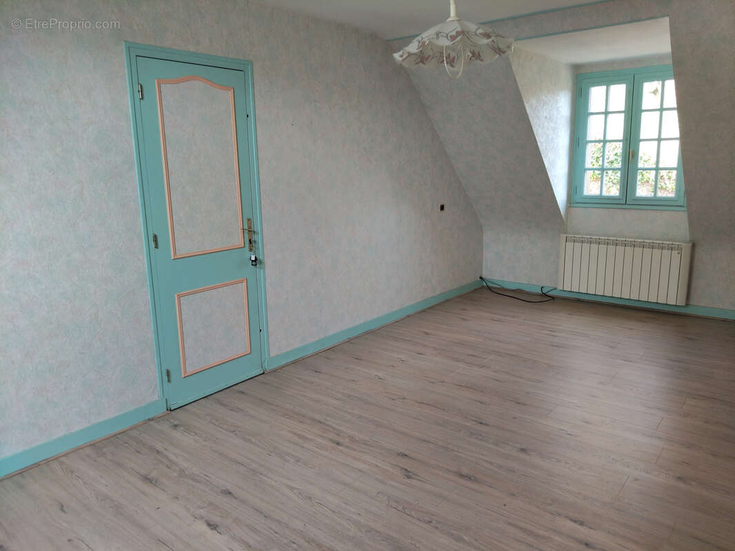 Maison à NAZELLES-NEGRON