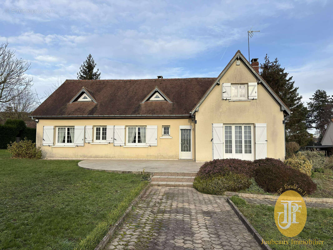 Maison à CIVIERES
