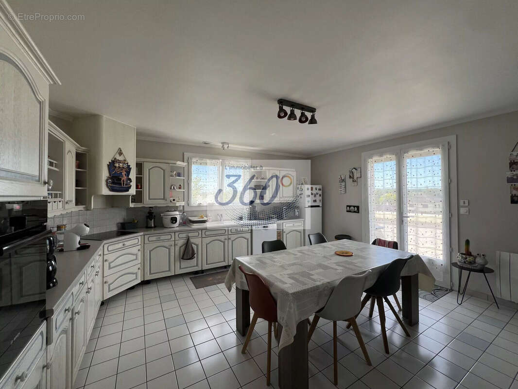 Maison 97 m² à Louhans  - photo 7