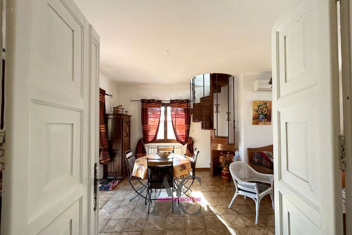 Maison à NEOULES