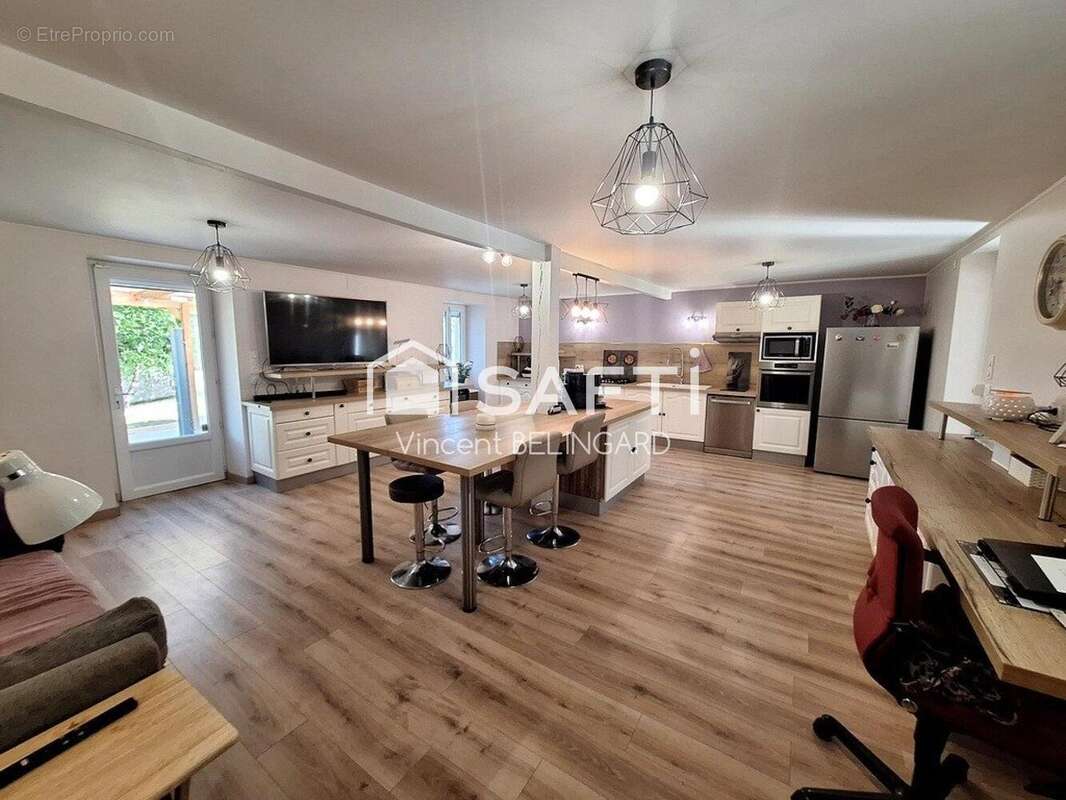 Photo 2 - Maison à SAINT-RABIER