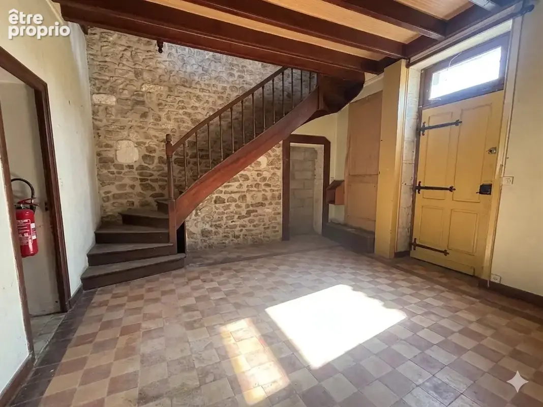 Maison d'environ 81m2 en plein centre-ville de ruelle-sur-touvres - photo 2