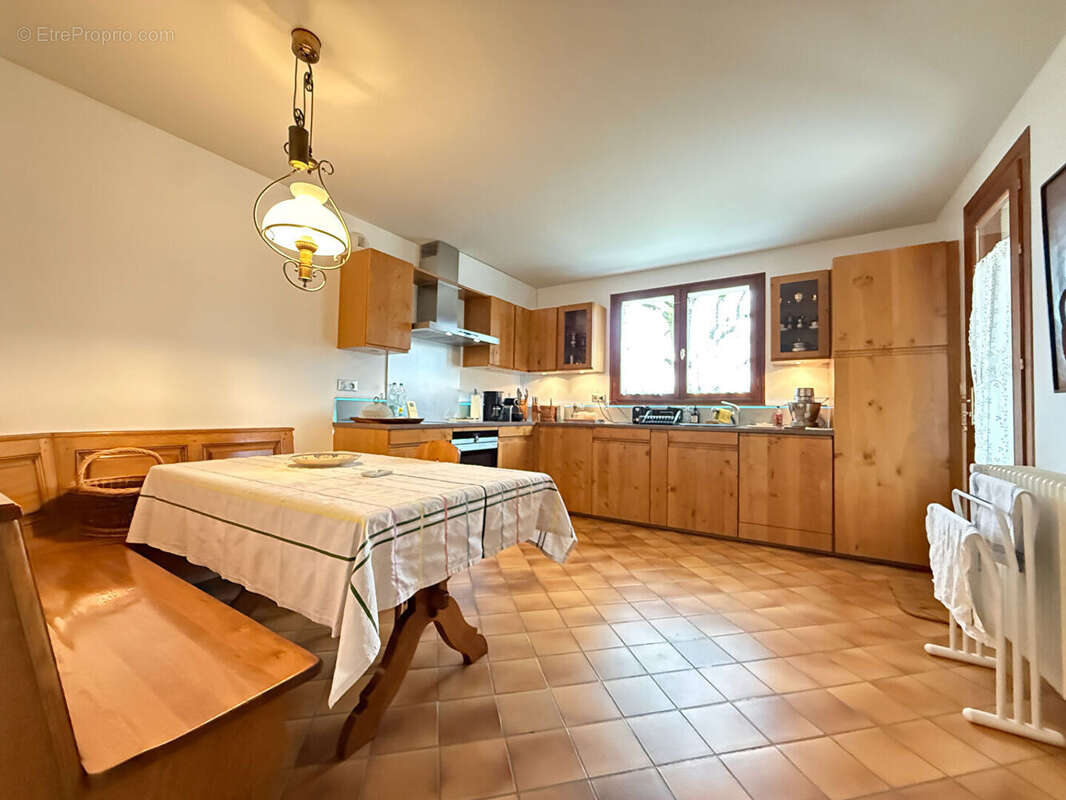 Maison à LONS-LE-SAUNIER