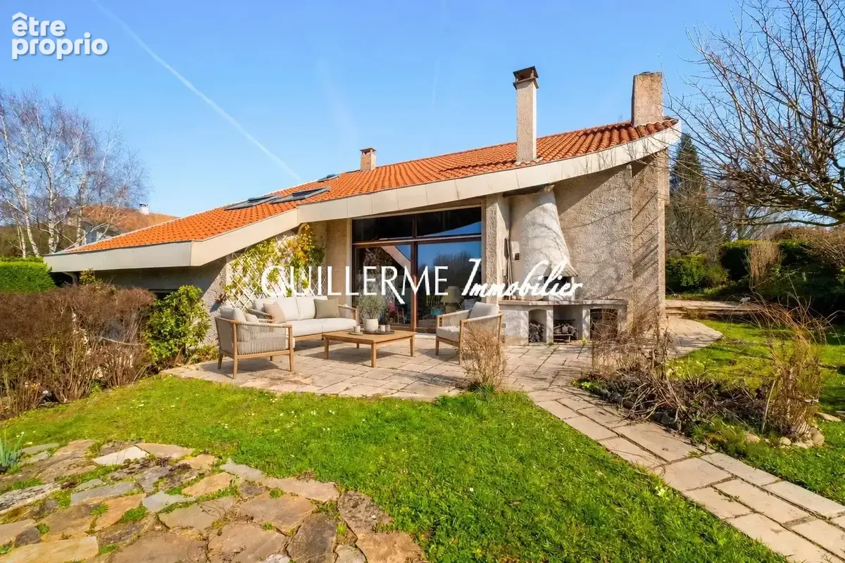 Dardilly-le-Bas – Maison de 250 m² – Piscine & pool-house – Terrain de 3 600 m² - photo 3