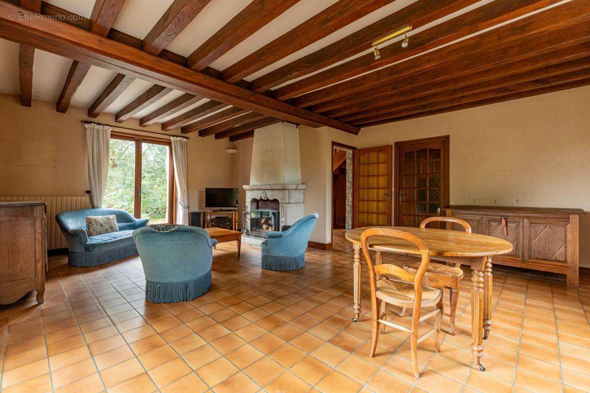 Maison à FRESNAY-SUR-SARTHE