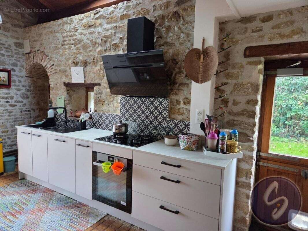 Maison à SAINT-GEORGES-DE-NOISNE