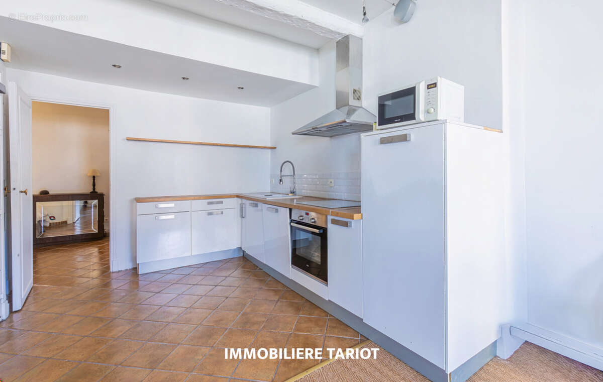 Appartement à MARSEILLE-1E