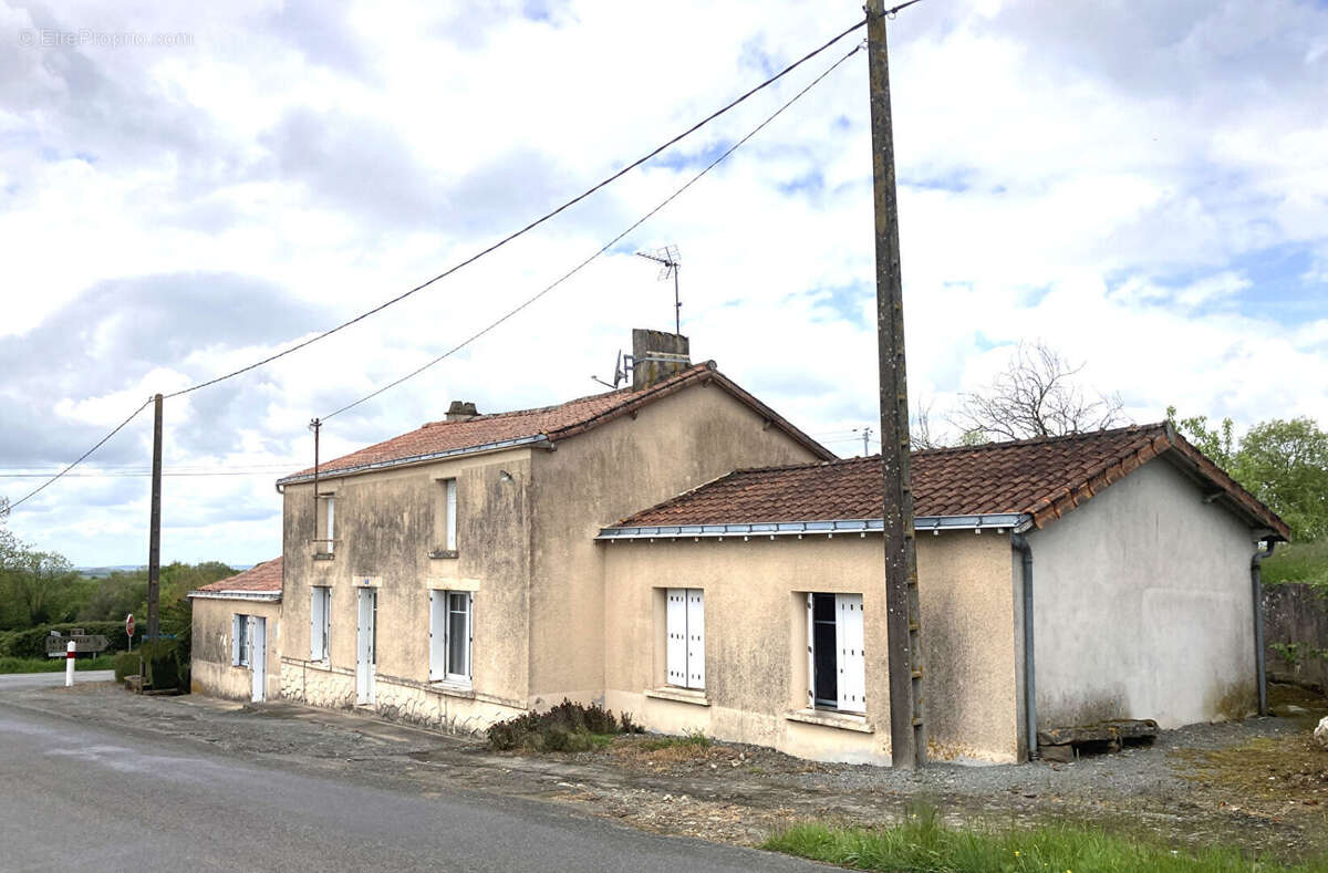 Maison à LE BUSSEAU