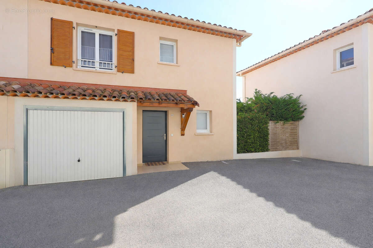 Maison à SPERACEDES