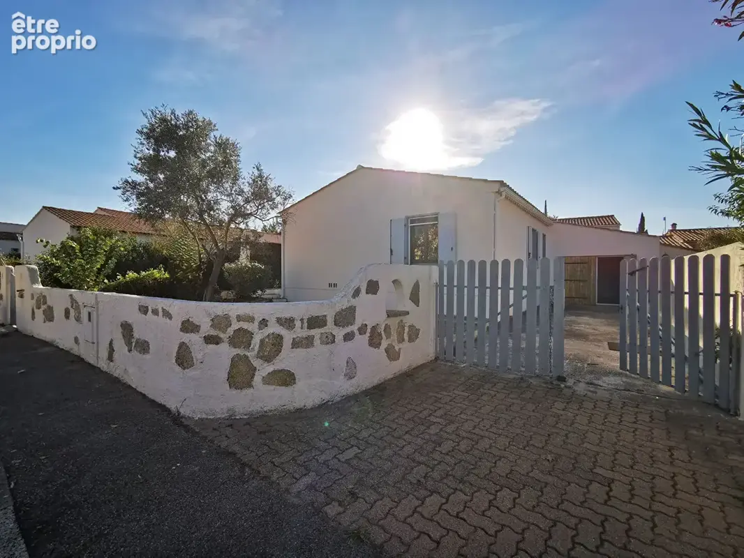 MIRAMAS - Maison T4 de plain-pied 93 m² avec piscine, dépendance et fort potentiel dans un quartier très recherché - photo 19
