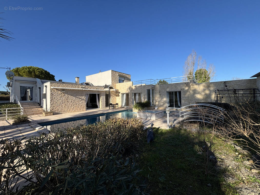 villa d’architecte de 265 m2 Villetelle - photo 2