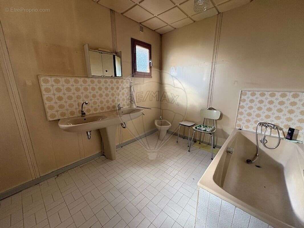 Maison à VARENNES-SUR-SEINE