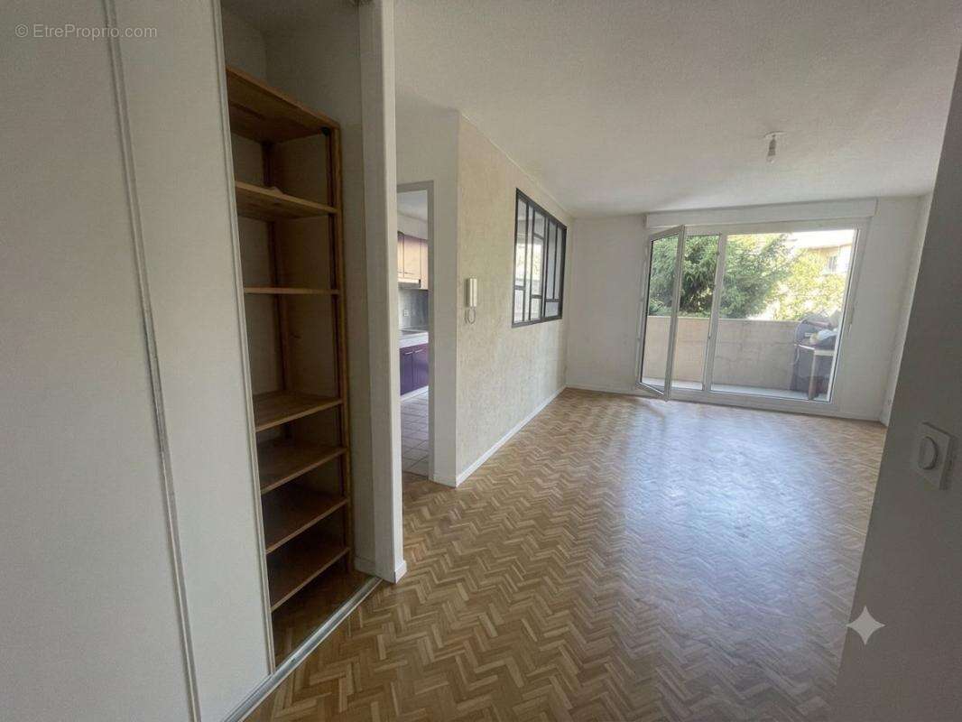 Charmant T2 lumineux de 46,56 m² avec grand balcon sur jardin et garage - photo 6