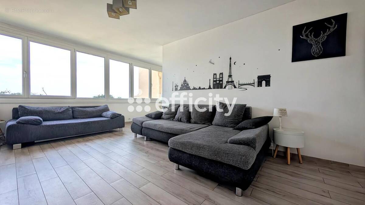 Appartement à TORCY