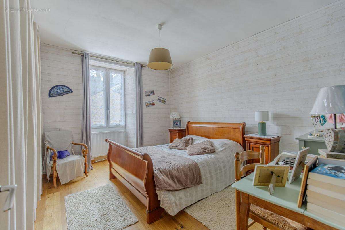 Superbe maison en pierres rénovée de 9 pièces sur Arthies - photo 8