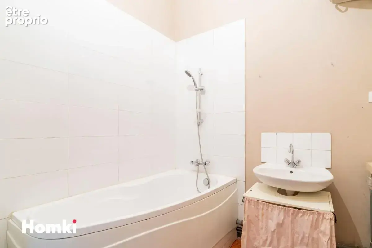 Appartement T2 de 50 m² à Marseille 13006, Rue Jules Moulet - photo 8