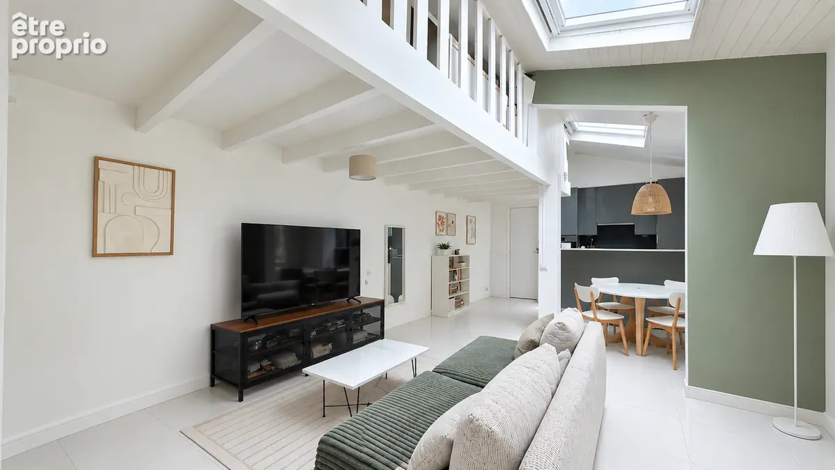 Suresnes - maison atypique 44 m² carrez / 59 m² au sol - terrasse & cour privatives - photo 2