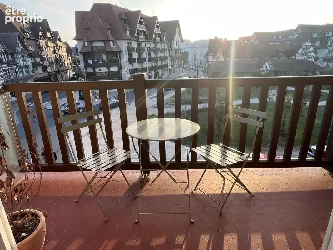 Deauville Triangle d'Or  Élégant 2 pièces avec terrasse, cave et double garage - photo 5