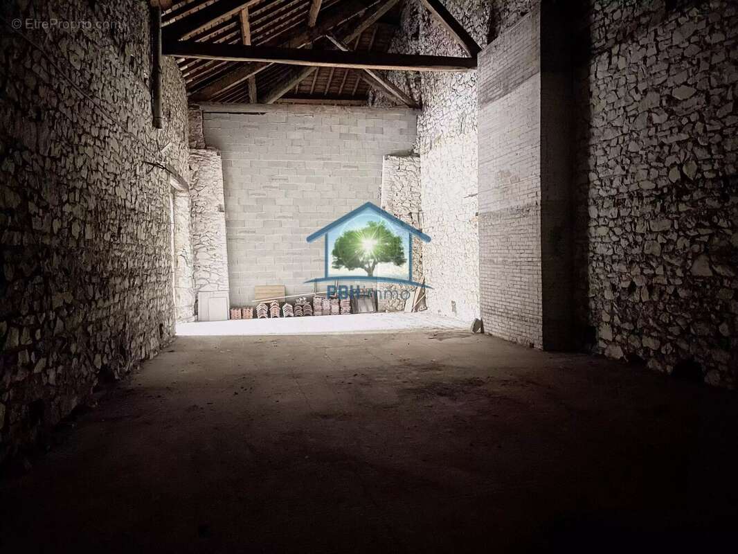 Commerce à DUNIERES