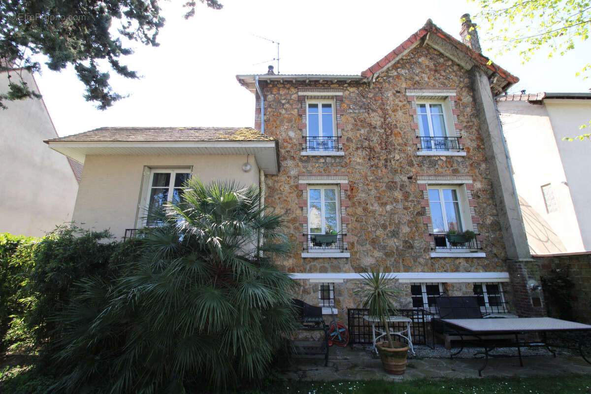 Maison à SARTROUVILLE