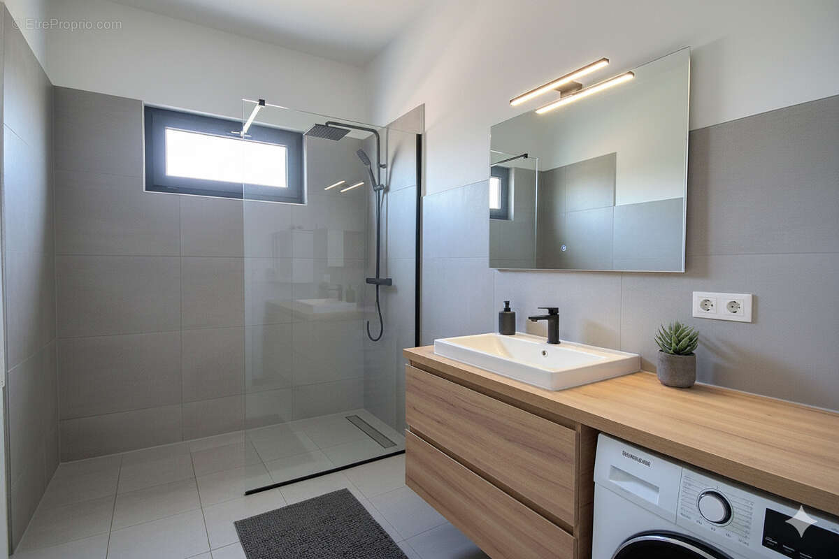 Appartement à MARSEILLE-6E