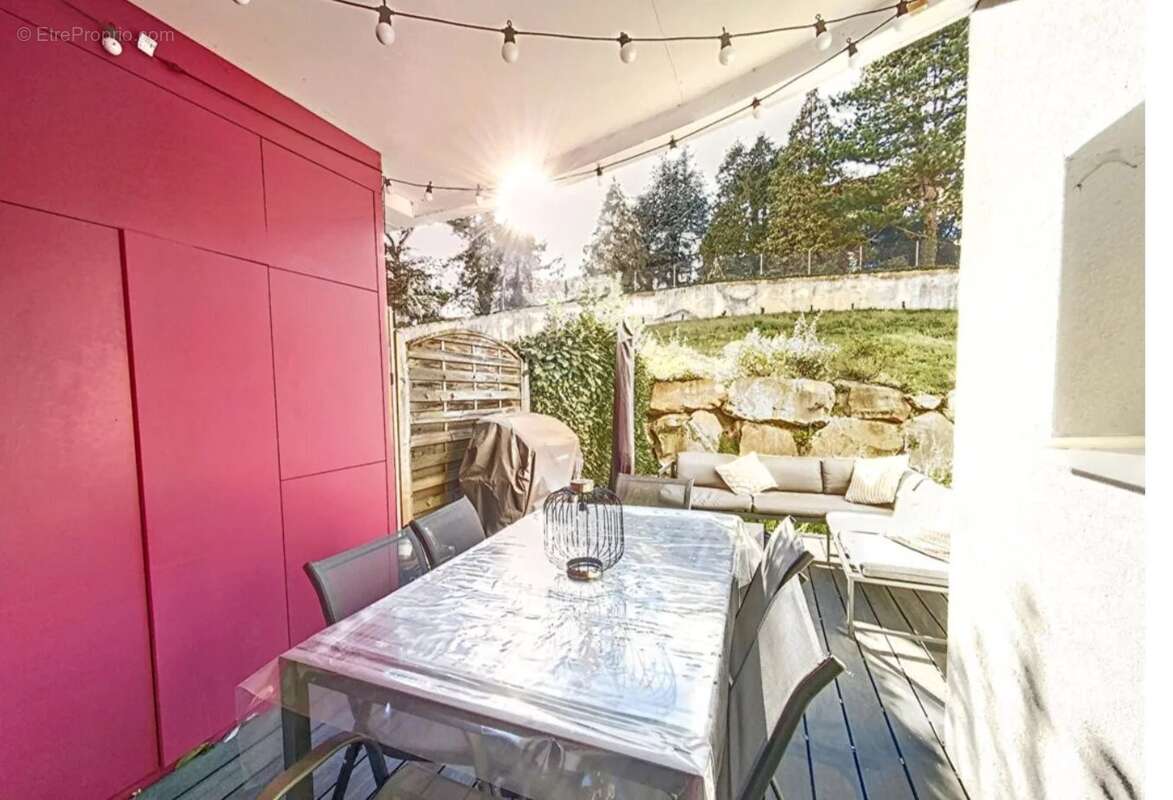 Appartement à SAINT-JEAN-BONNEFONDS