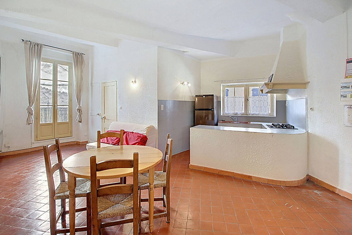 Appartement à VILLECROZE