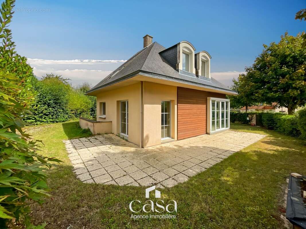 Maison à BIEVILLE-BEUVILLE