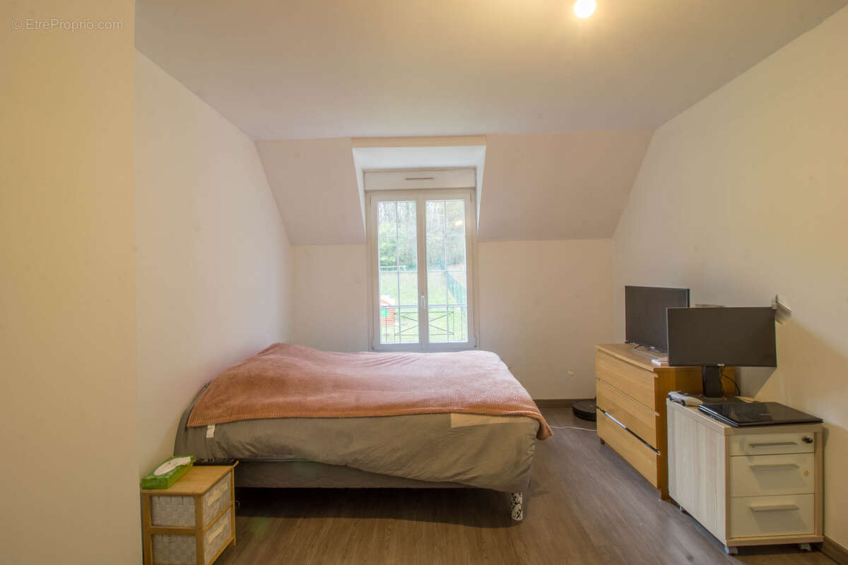 Maison à JANVILLE-SUR-JUINE