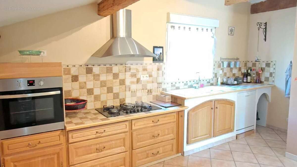 Maison à CAMARET-SUR-AIGUES