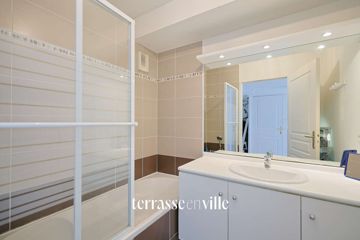 Appartement à SIX-FOURS-LES-PLAGES