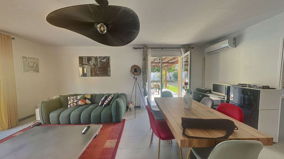 Maison à MORIERES-LES-AVIGNON