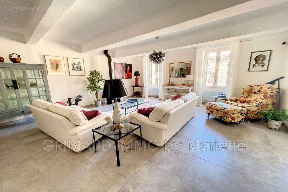 Maison à LA GARDE-FREINET