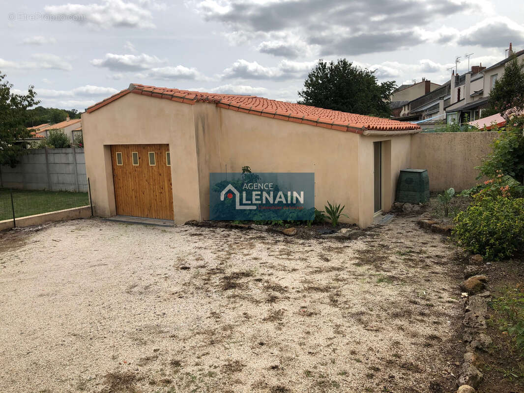 Maison à LES HERBIERS
