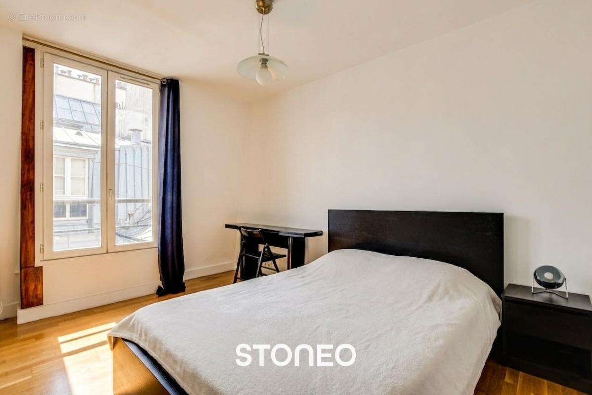 Appartement à PARIS-3E